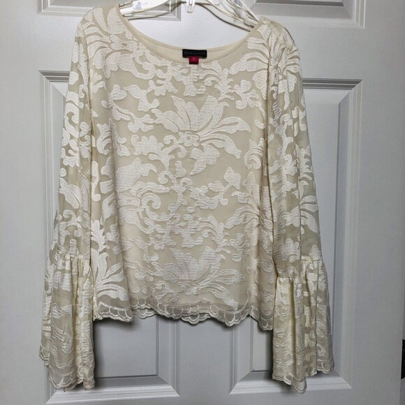 VINCE CAMUTO WOMEN'S BLOUSE TOP SIZE M BELL SLEEVES IVORY EXCELLENT CONDITION@ - Picture 1 of 6